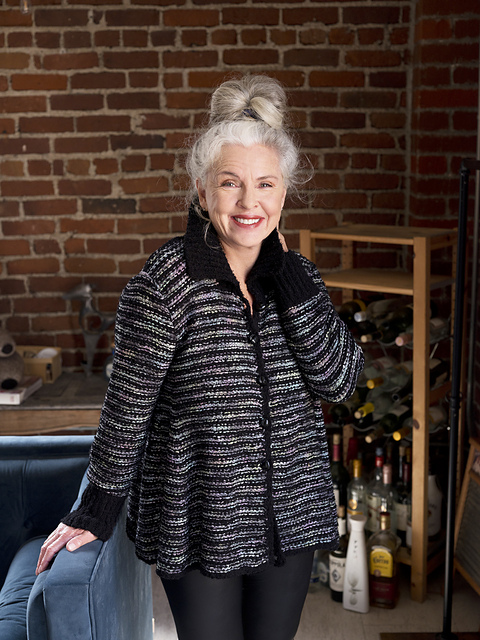 6200F Reverse Striped Dart Swing Cardi