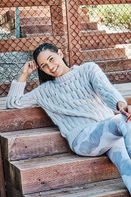 6300I Vertical Feather Eyelet Pullover
