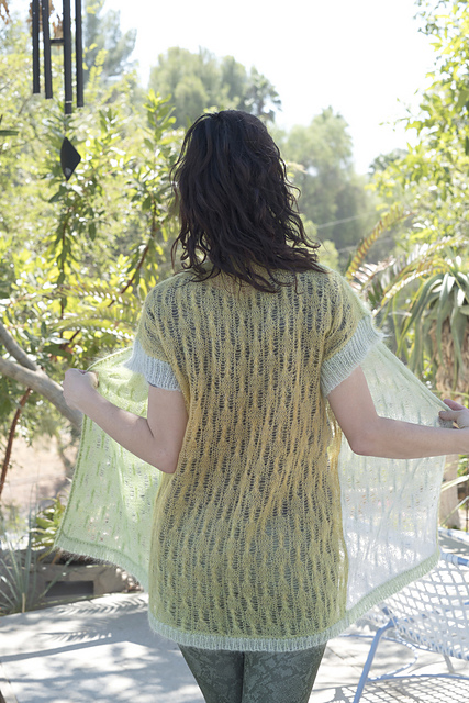 6300R Poet Mohair Alternating Cable Vest