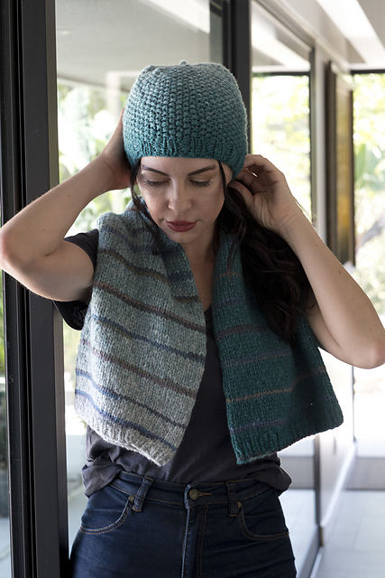 6301F Lucky Seed St. Hat & Circular Scarf