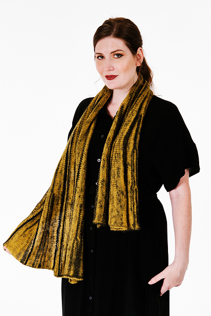 6101G Short Row Ruffled Edge Wrap