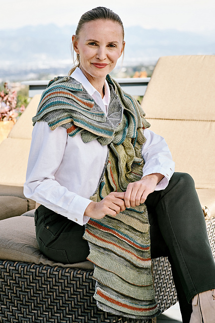 6601B Impress & Celebrate Tuck Wedge Scarf