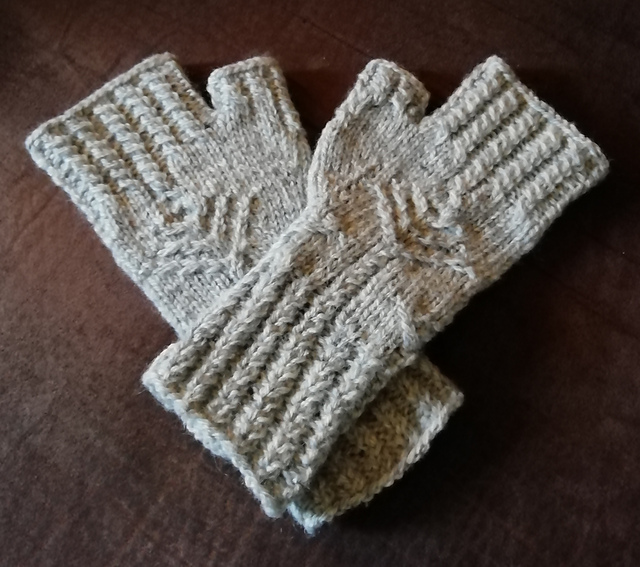 Adagio Mitts