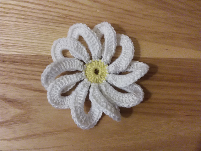 Spin-a-Daisy Motif #P-307