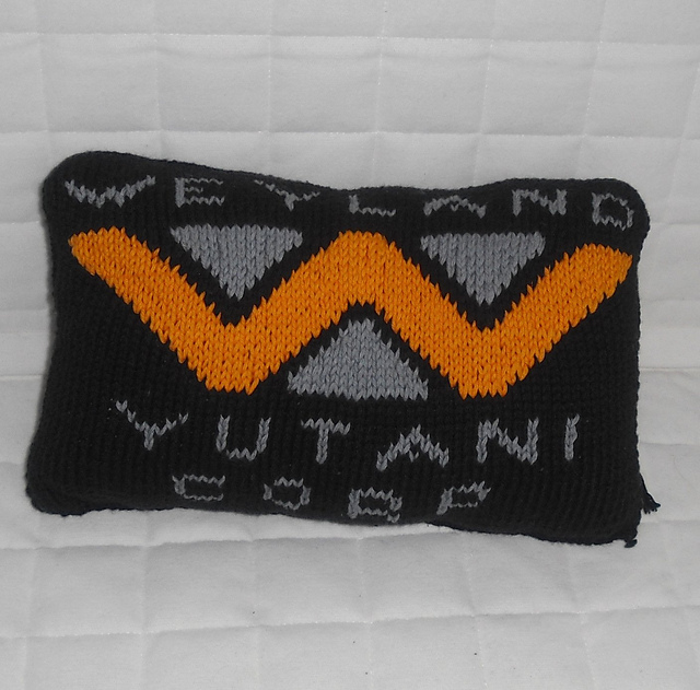 Alien Pillow "Weyland Yutani"