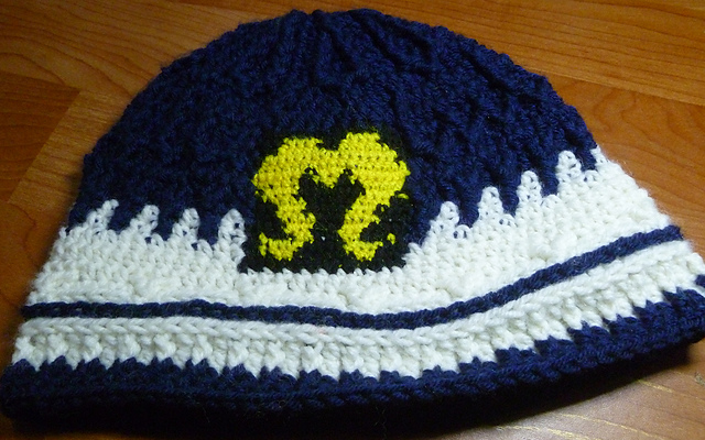 Snowflake-Flower Graphic Beanie