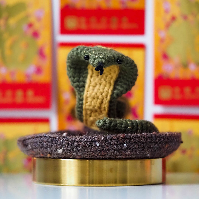 Bobble Head Snake