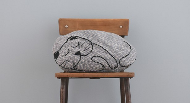 15 - Le coussin chat