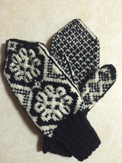 13008 Mittens