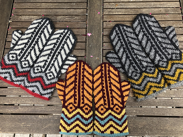 Happytown Road Mittens