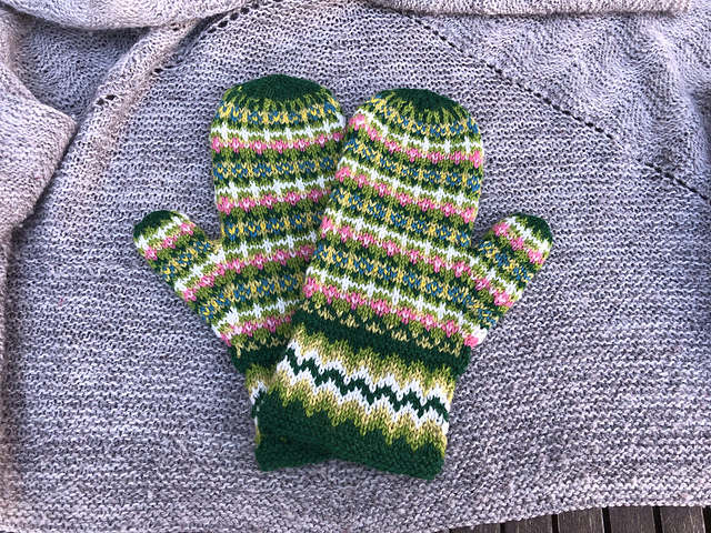 Nana's Garden Mittens