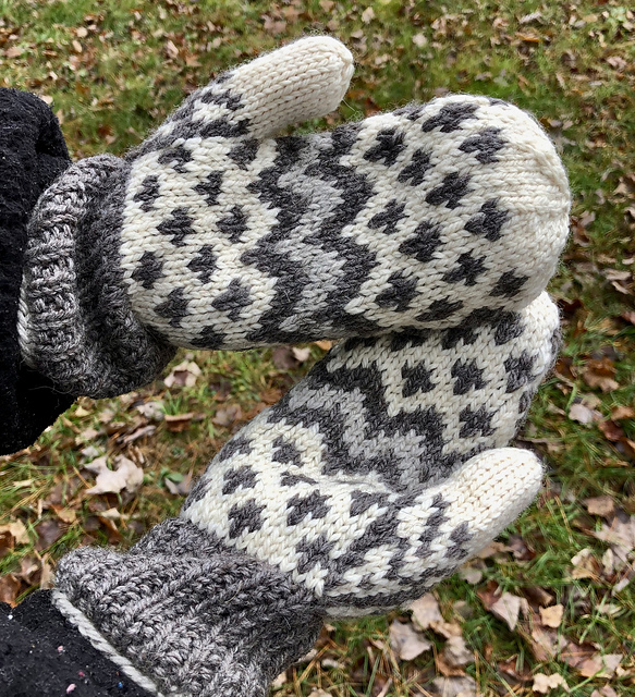 Winter Elm Mittens