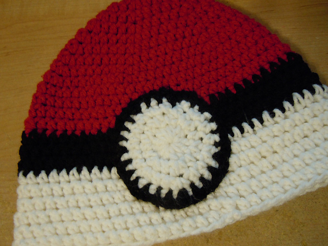 Pokemon - Crochet Pokeball Beanie