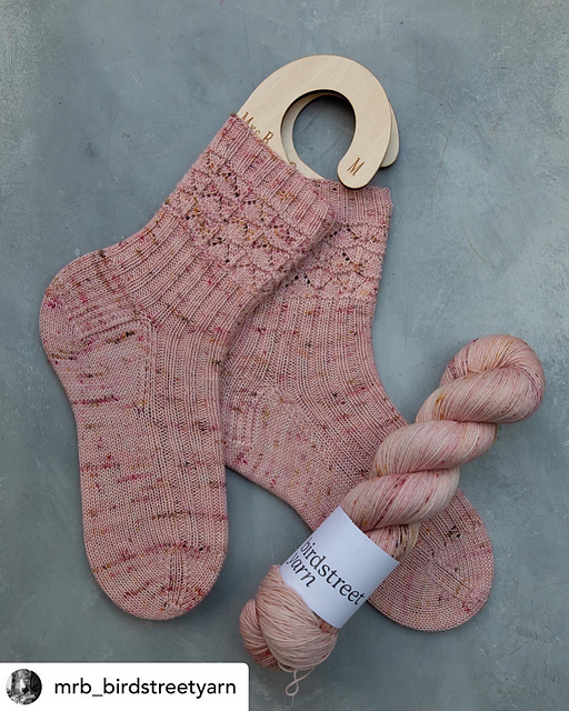 Cinnamon Snow Socks