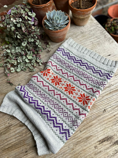 Festive Flower Cowl