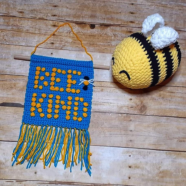 Bee Kind Wall hanging
