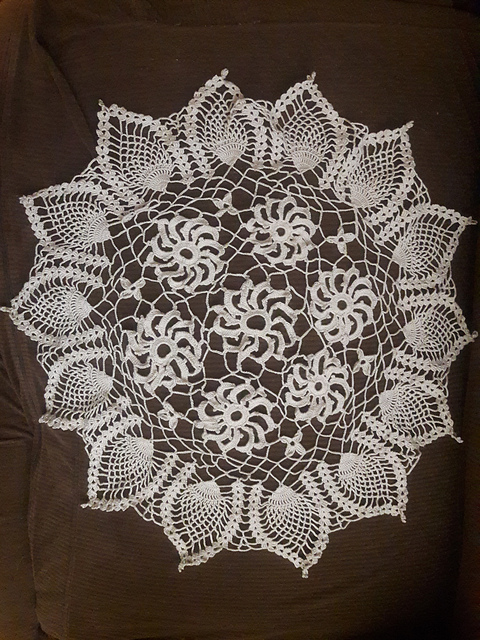 Pineapple Scroll Doily #S-899