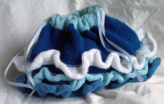 Quick Knit Ruffle Bag