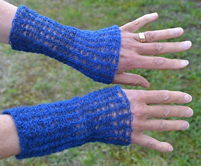 Elegant wristwarmers/Eleganta pulsvärmare