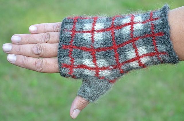 Checkered half mitt/Rutig halvvante