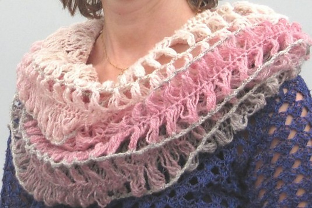 Tube Scarf in Hairpin Lace | Gaffelvirkad Tubschal