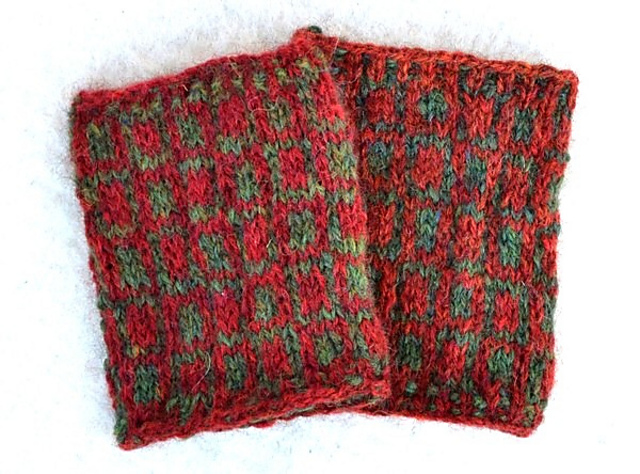 Patterned cuffs/Mönstrade muddar