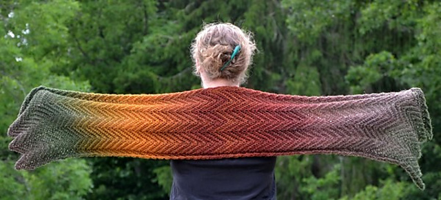 Rippled shawl/Viggvirkad schal