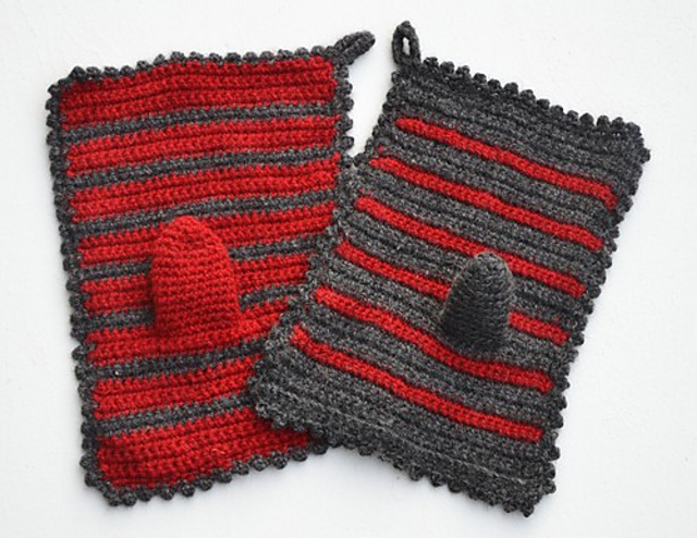 Potholder with thumb