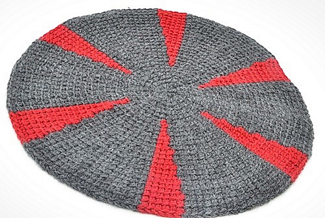 Seat pad in Tunisian crochet