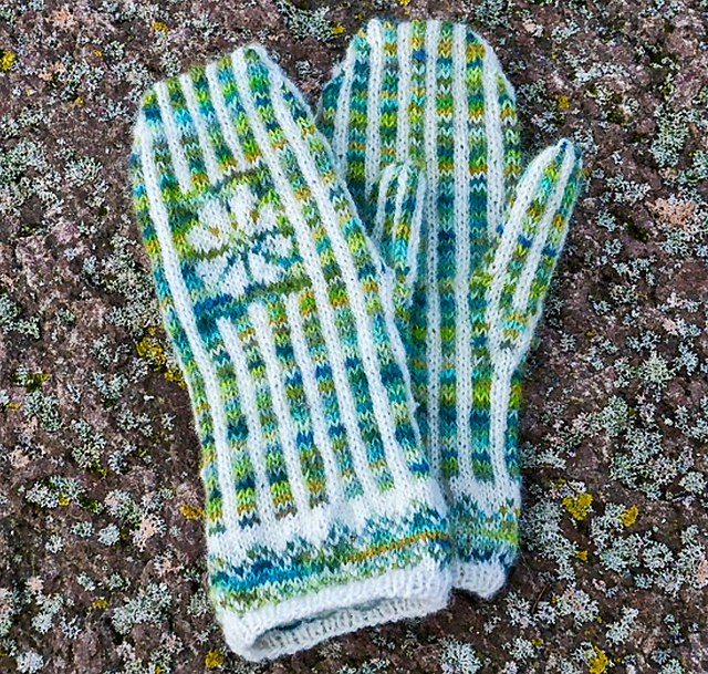 Mitt with stripes and flower