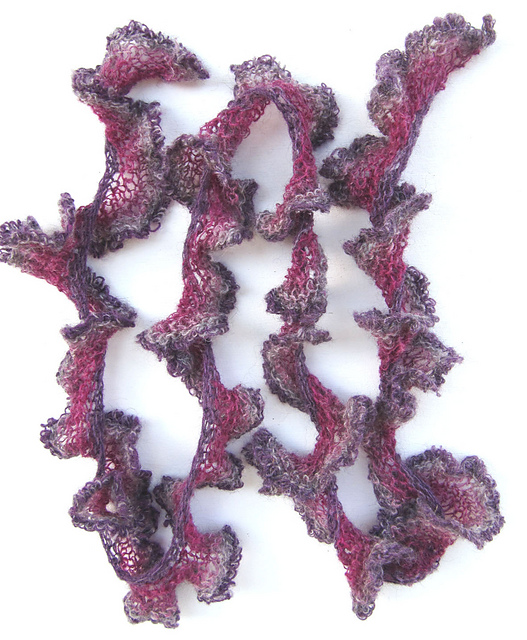Delightful ruffle shawl/Ljuv volangschal