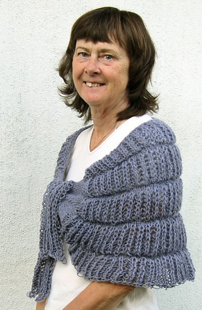 Fluffy shawl/Fluffig schal