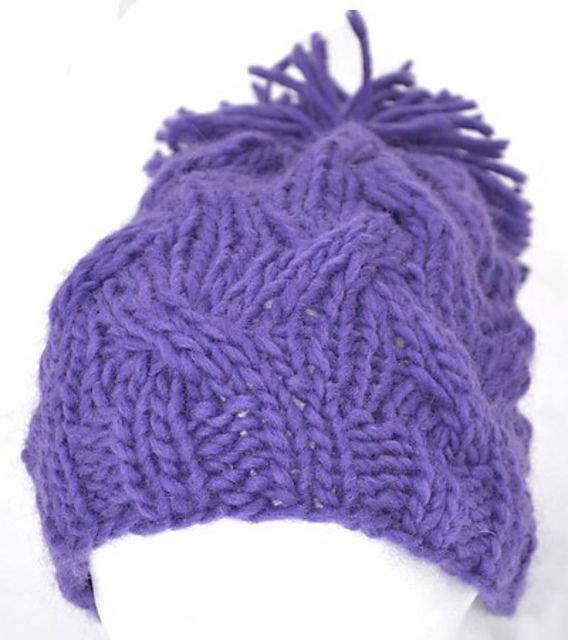 Cabled Lovikka hat/Lovikka mössa med flätor