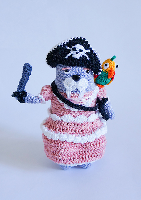 Queen of The Pirates Walrus