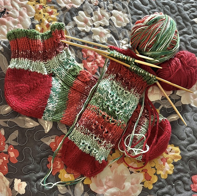 Twisty Inset Socks