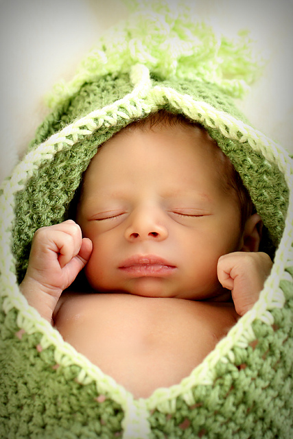 Peapod Photo Prop with Hat
