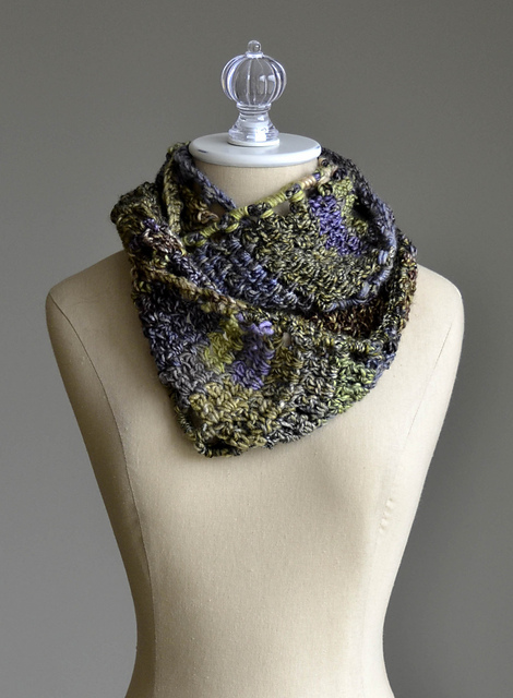 Rambling Crochet Cowl