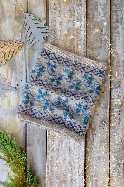 Twining Vine Cowl