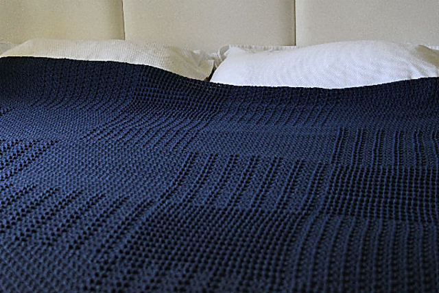 2756 Ecru Bedspread with Cushion
