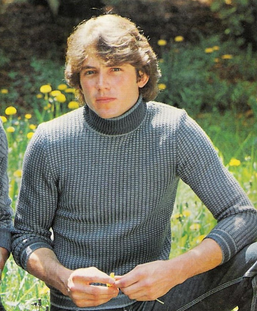 2605 Man's sweater