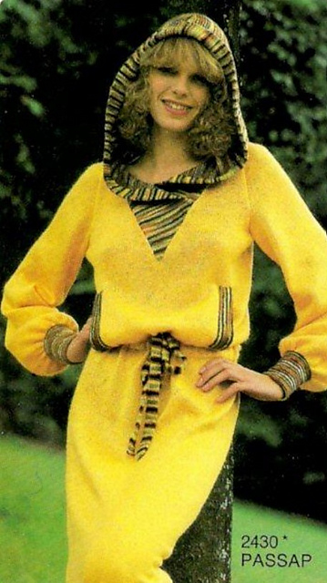 2430 Dress with hood