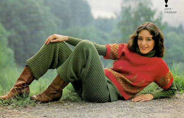 2450 Roll neck sweater