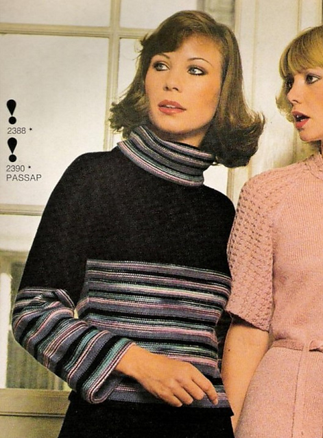 2388 Pullover with raglan sleeves
