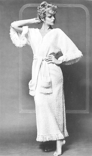 1947 Comfortable dressing gown