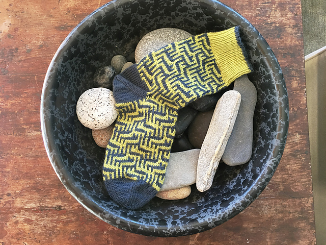 cuboid socks