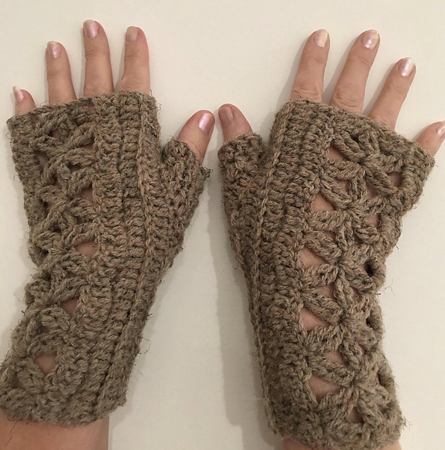 Mittens with flowers