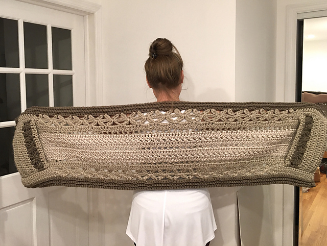 Pocket shawl