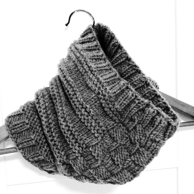 Cowl Cardinal