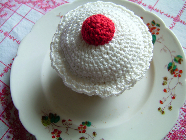 pincushion cupcake