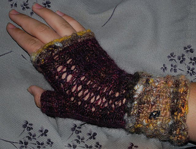 Embrace Fingerless Mittys 
